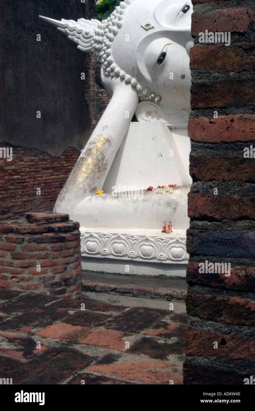 riesigen liegenden buddha Stockfoto
