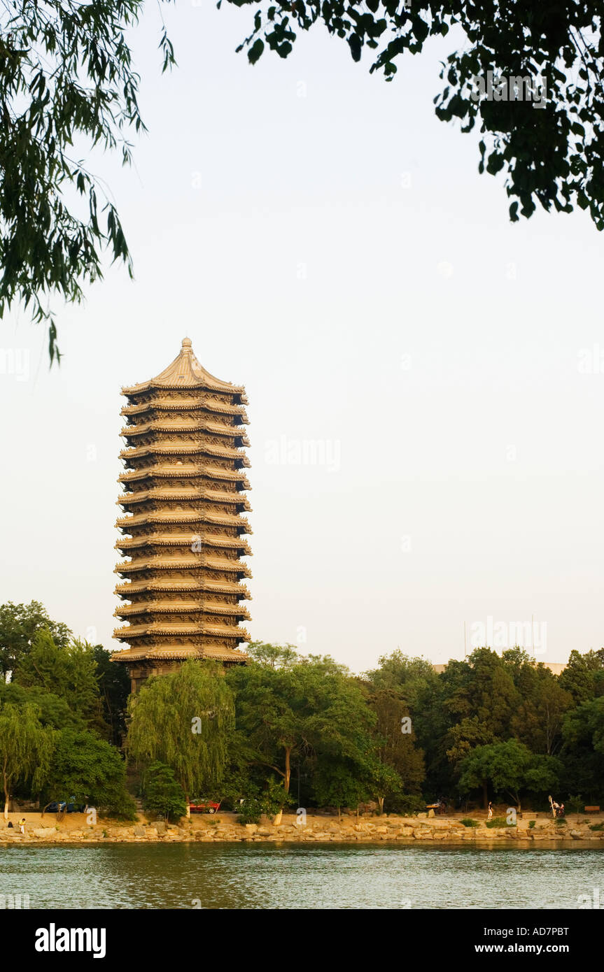 Boya Turm Pagode auf dem Gelände der Peking Universität Haidian district Beijing China Stockfoto