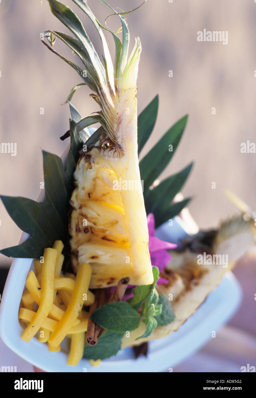 Gesunder Snack mit Ananas Stockfoto