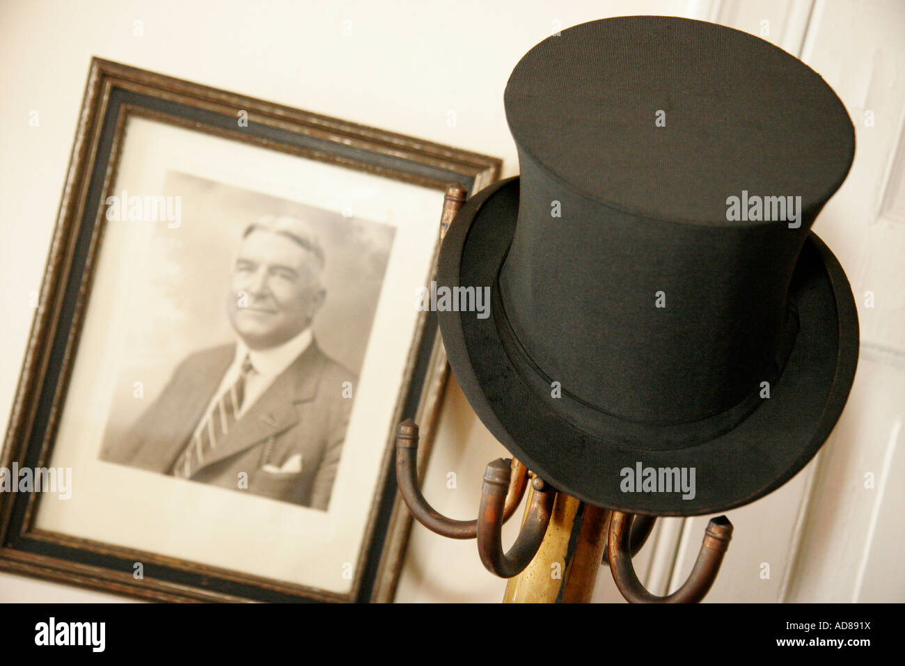 Portsmouth Virginia, Hill House, Häuser, 1820 vierstöckiges englisches Kellergeschoss, innen, Hut, Porträt, VA070623052 Stockfoto