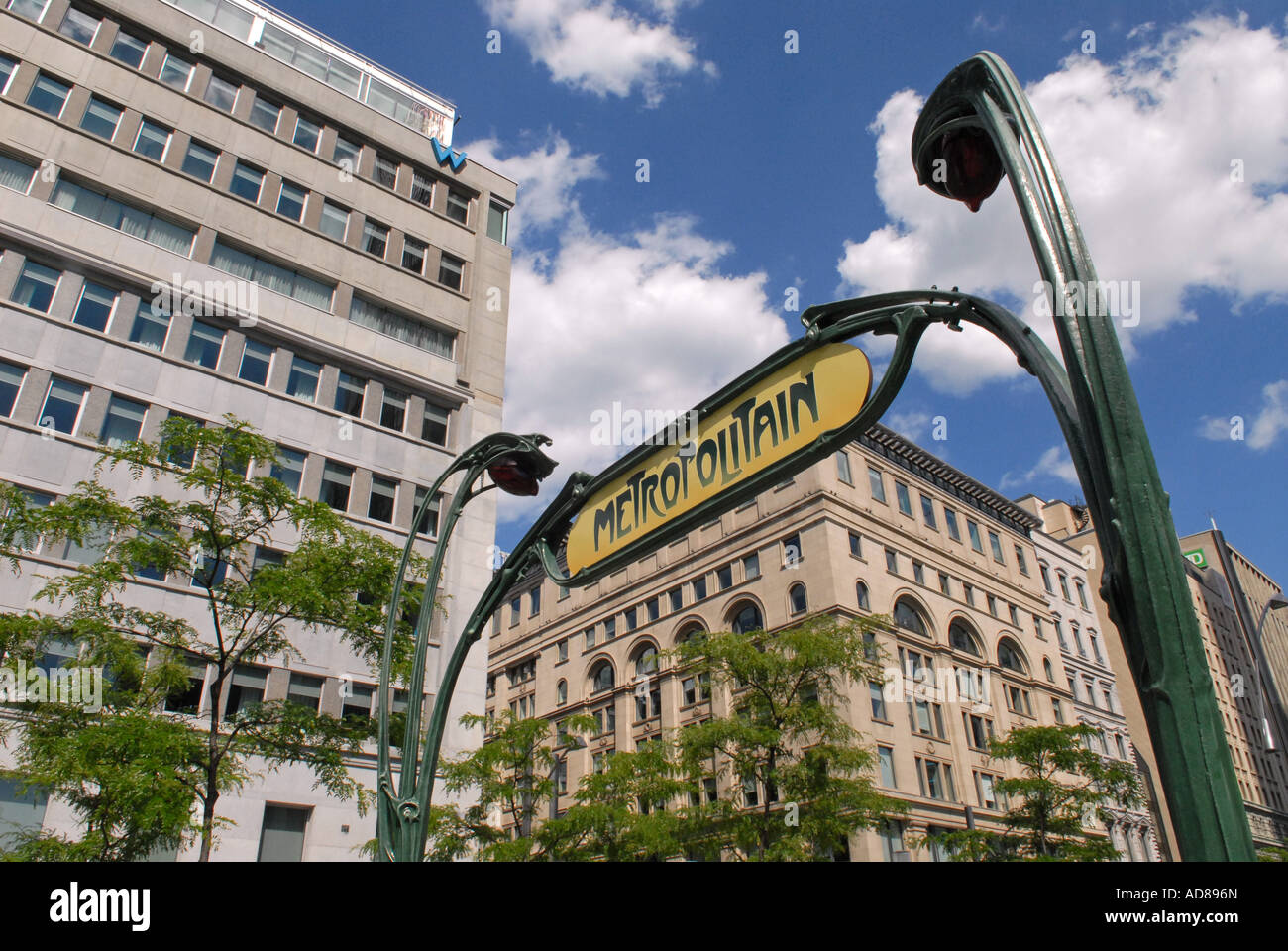 Quadratische Victoria Subway Station Zeichen in der Innenstadt von Montreal Stockfoto