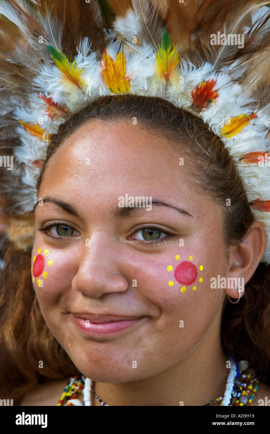 Port Moresby traditionelle Tribal Tänzerin 1 einziges allein Nahaufnahme DCSA 5207 Stockfoto