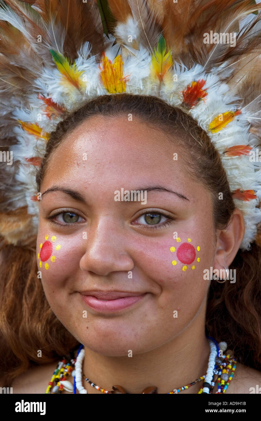 Port Moresby traditionelle Tribal Tänzerin 1 einziges allein Nahaufnahme DCSA 5209 Stockfoto