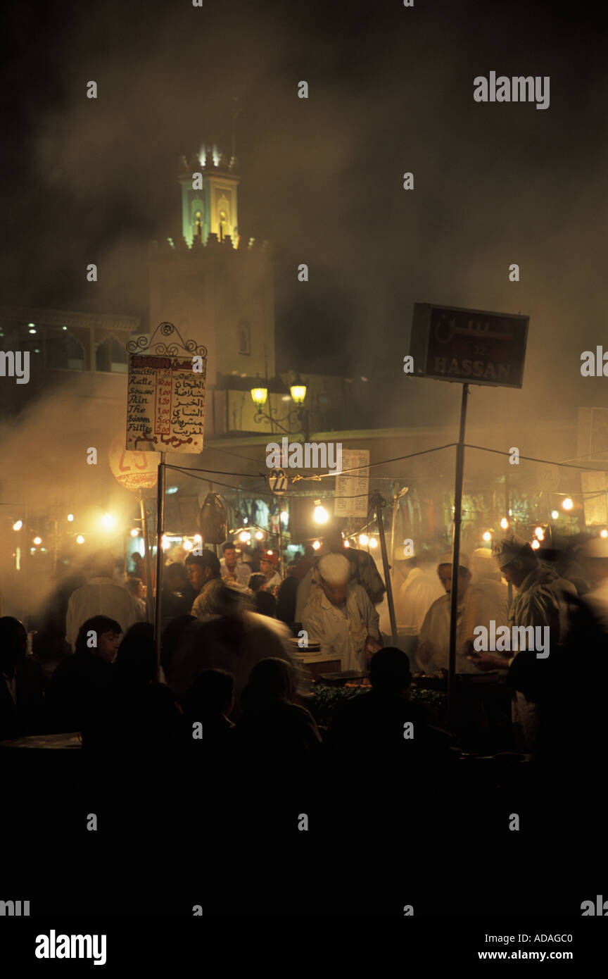 Djemaa el Fna in der Nacht Stockfoto