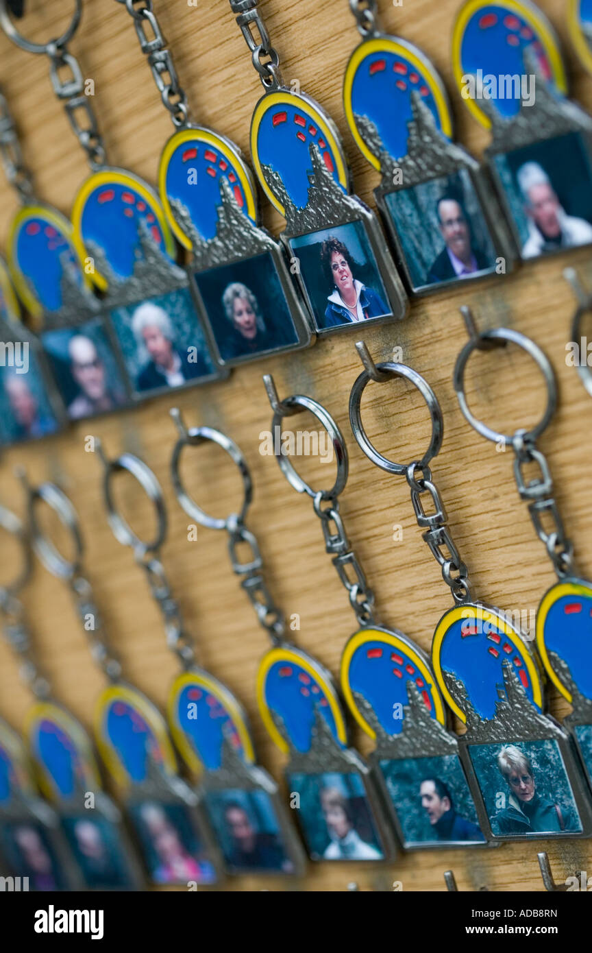 Personalisierte Schlüsselanhänger mit eingebetteten Fotos von Besuchern Stockfoto
