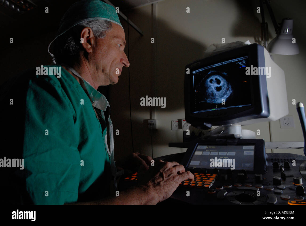 Embryologe Inspektion Ultra sound Screenshot an der Klinik in Sheba Medical Center, Tel Hashomer, Israel Stockfoto