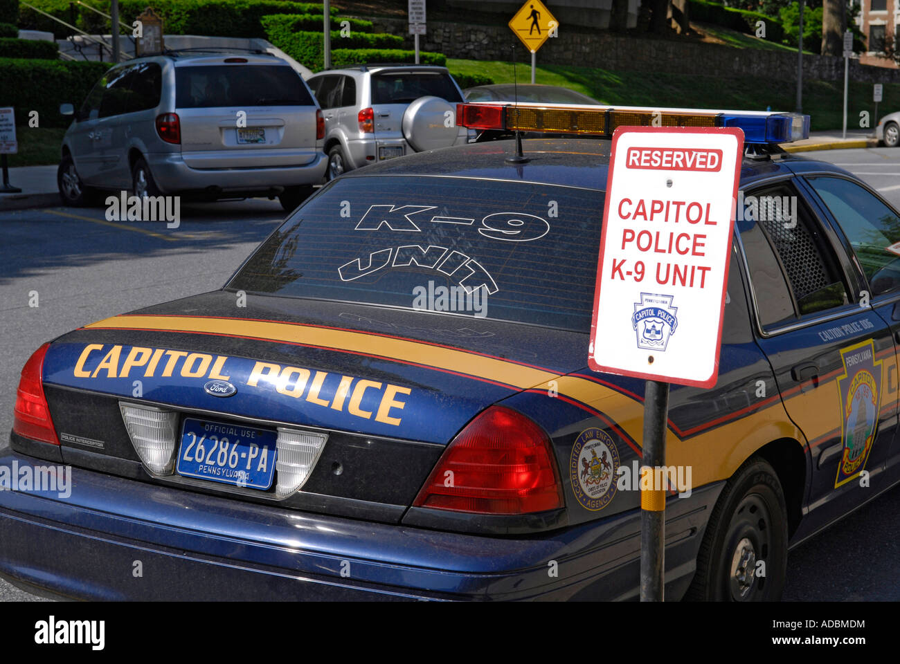 K9 Polizeiauto stationiert bei Capitol Building Harrisburg Pennsylvania PA Stockfoto