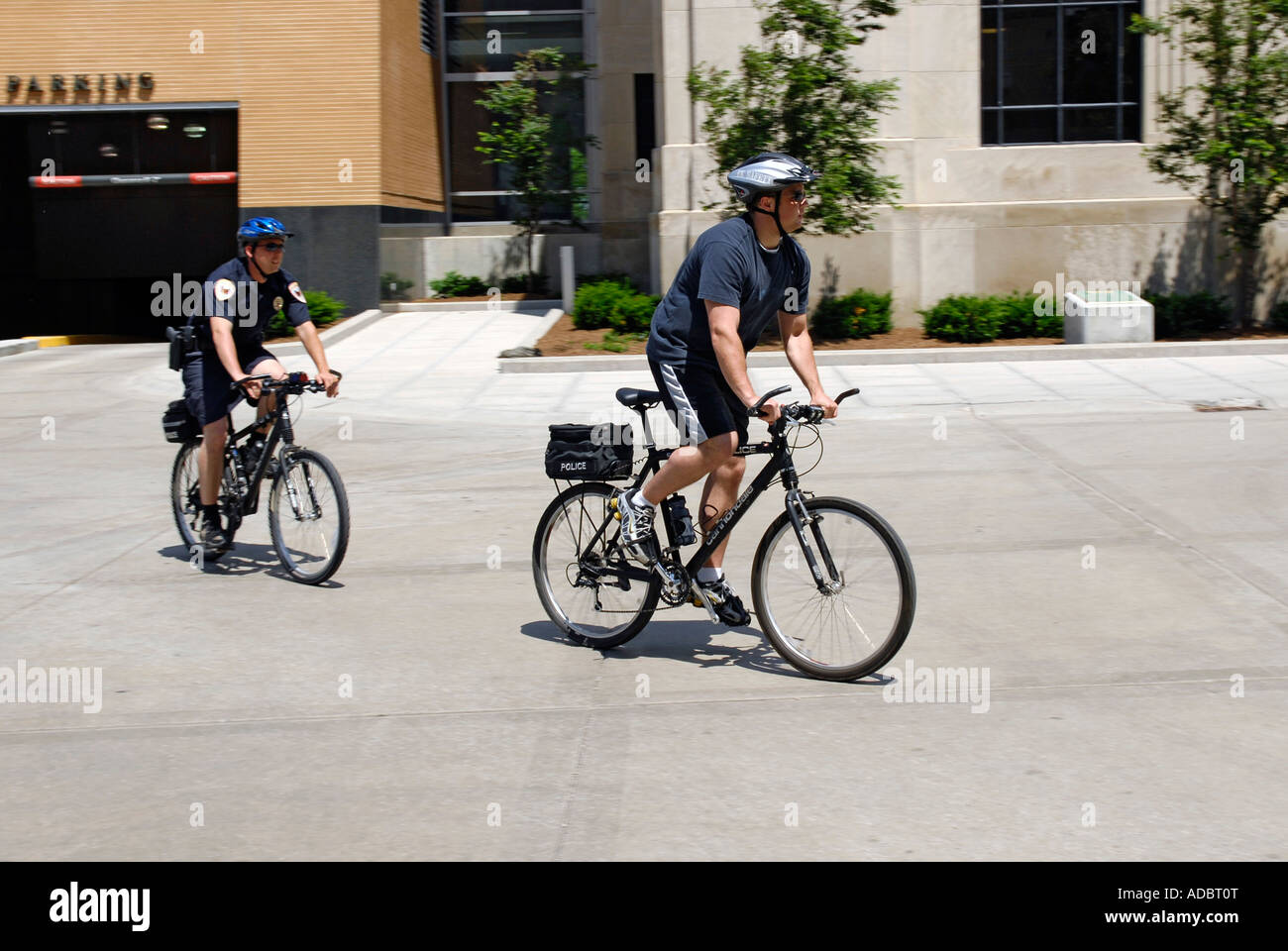 Grand Rapids Michigan Polizist Patrouille Straßen auf Fahrrädern Stockfoto