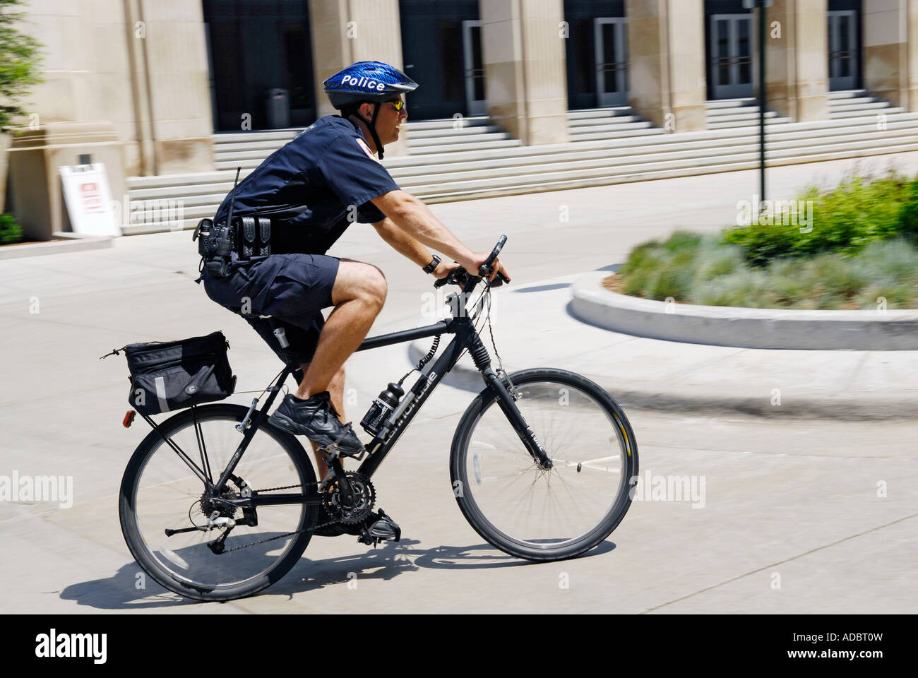 Grand Rapids Michigan Polizist Patrouille Straßen auf Fahrrad Stockfoto