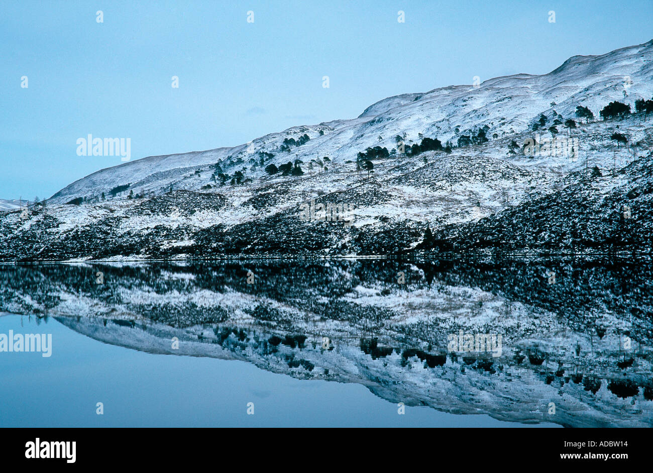 Untere Loch Mullardoch im Winter Stockfoto