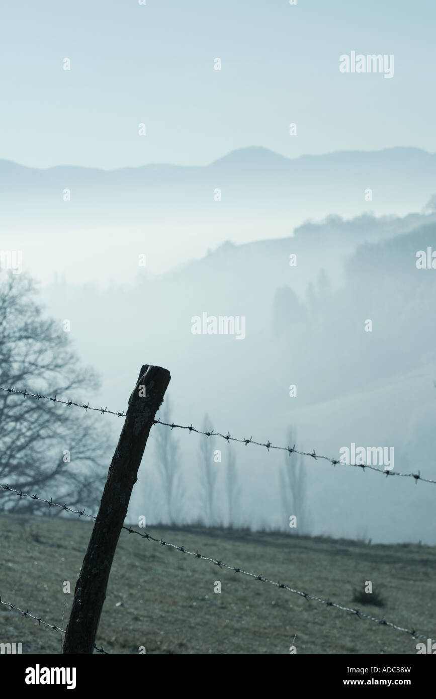 Misty Mountain Landschaft Stockfoto
