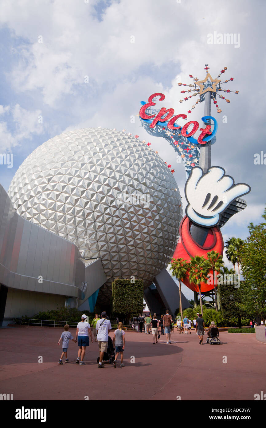 Gäste verlassen Epcot Center im Walt Disney World in Florida Kissimmee Stockfoto