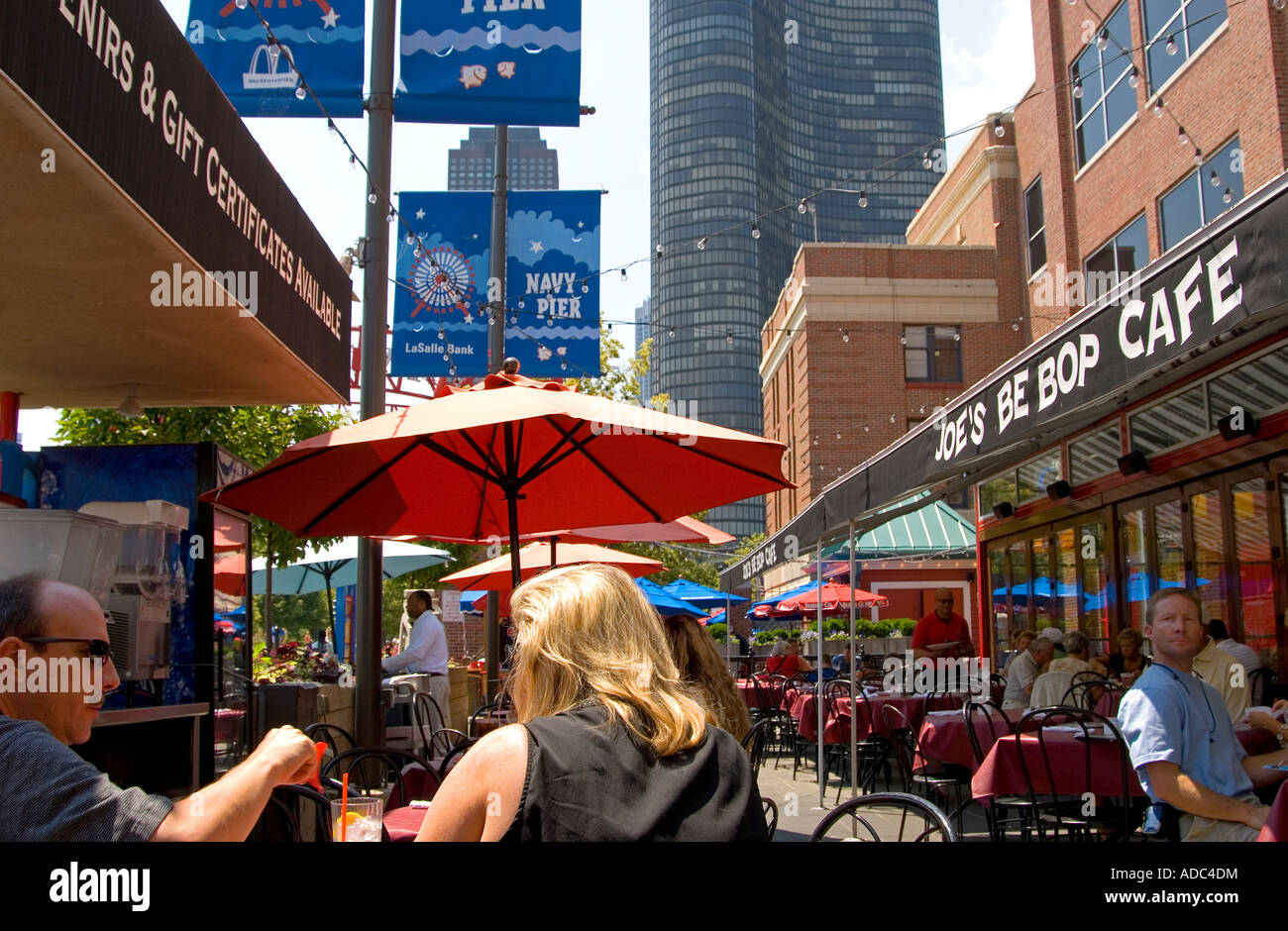 Outdoor-Sidewalk Cafe Stockfoto