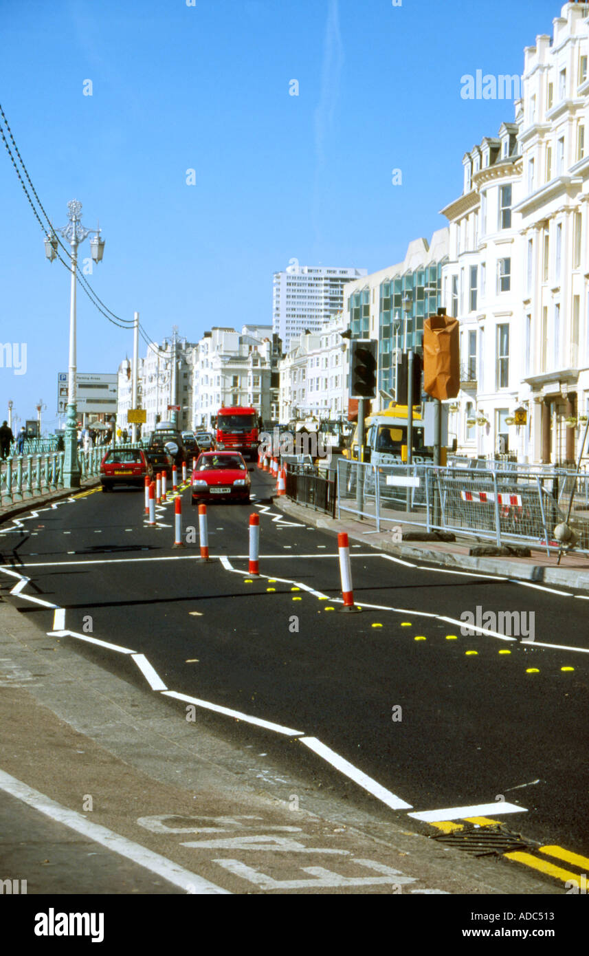 Straßenbauarbeiten entlang der Strandpromenade Brighton Sussex UK Stockfoto