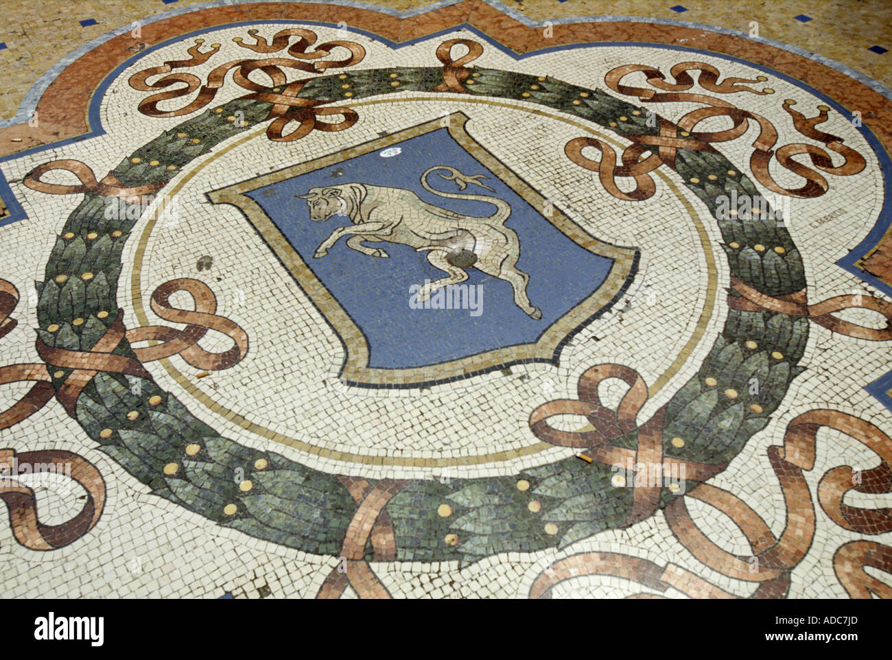 Nahaufnahme von Bull Mosaik in der Galerie Vittorio Emanuele II, Mailand, Italien Stockfoto