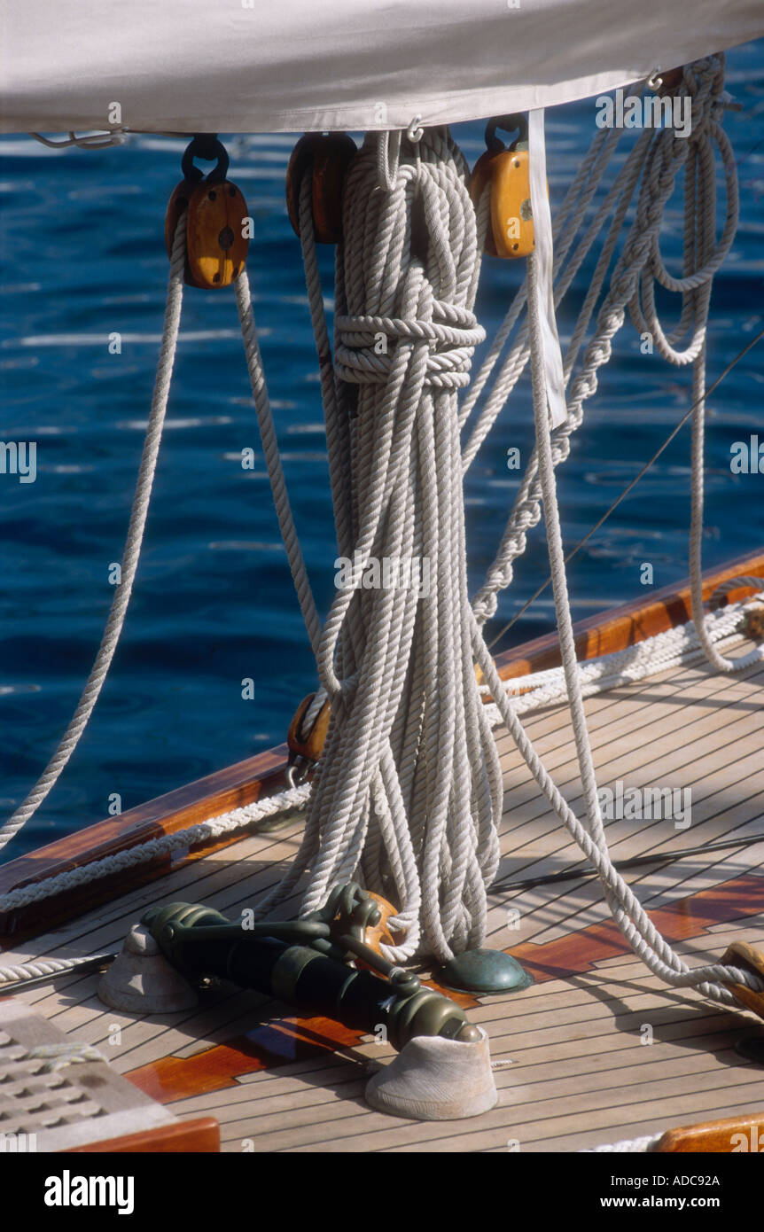 An Bord der 15 Meter 1909 Gaff Cutter Tuiga unter Segel aus Monaco und ...