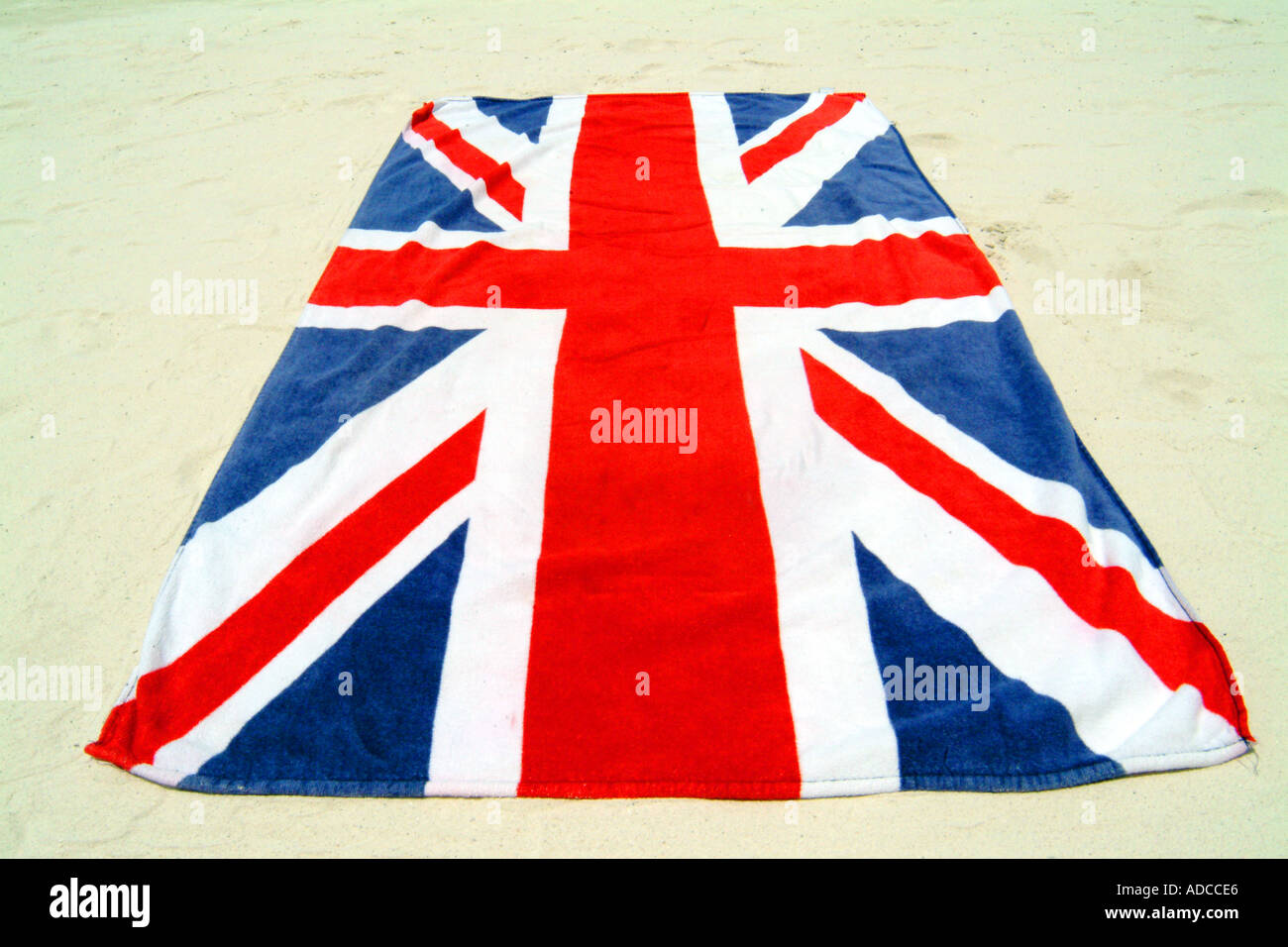Anschluß-Markierungsfahne Großbritannien Briten im Ausland Union Jack  Handtuch Urlaub Sommer Sonne Tag Tageslicht generische Reisen Tourismus  britische brita Stockfotografie - Alamy