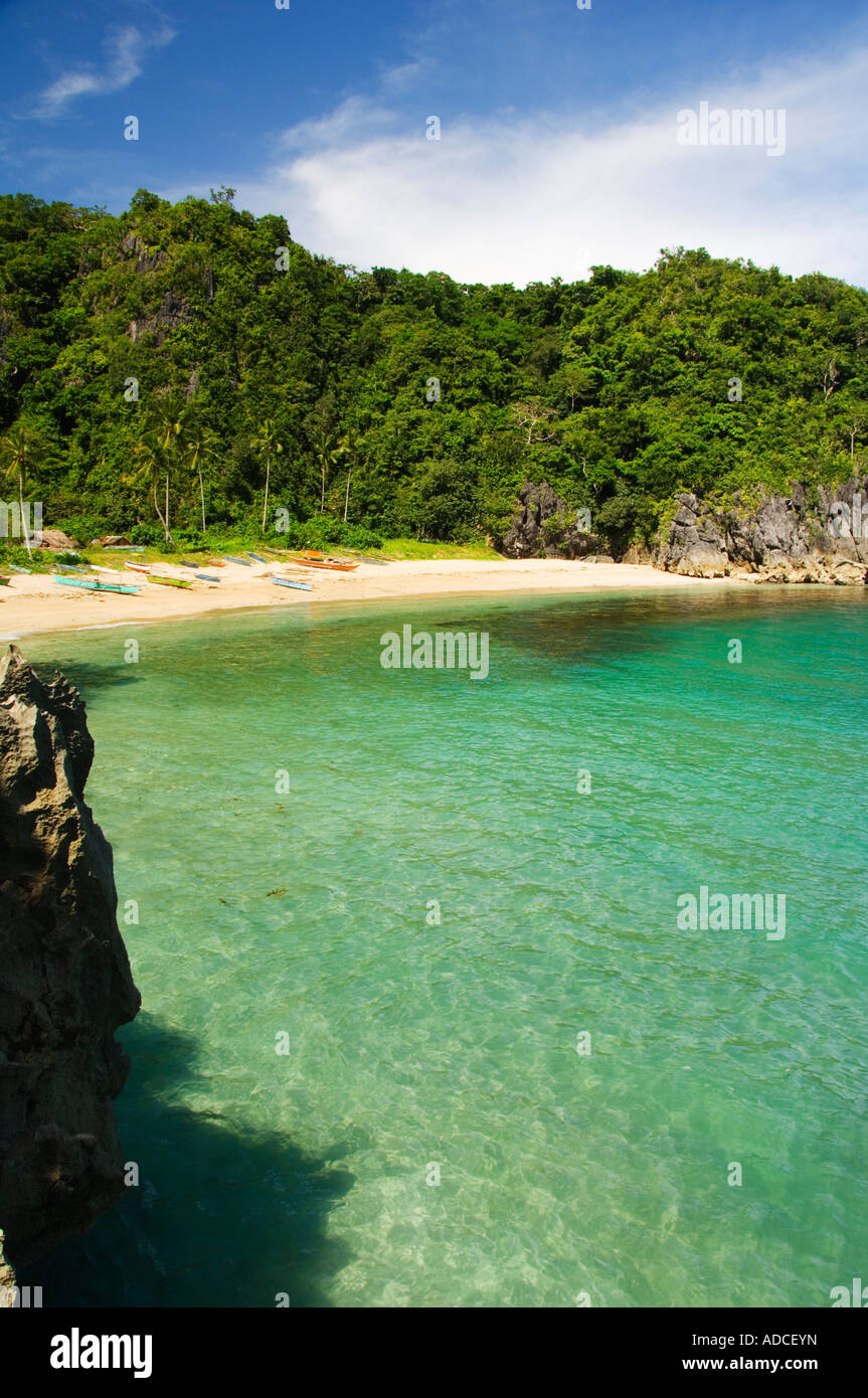 Bicol Camarines Sur Caramoan National Park Gota Strand, kristallklares Wasser Stockfoto