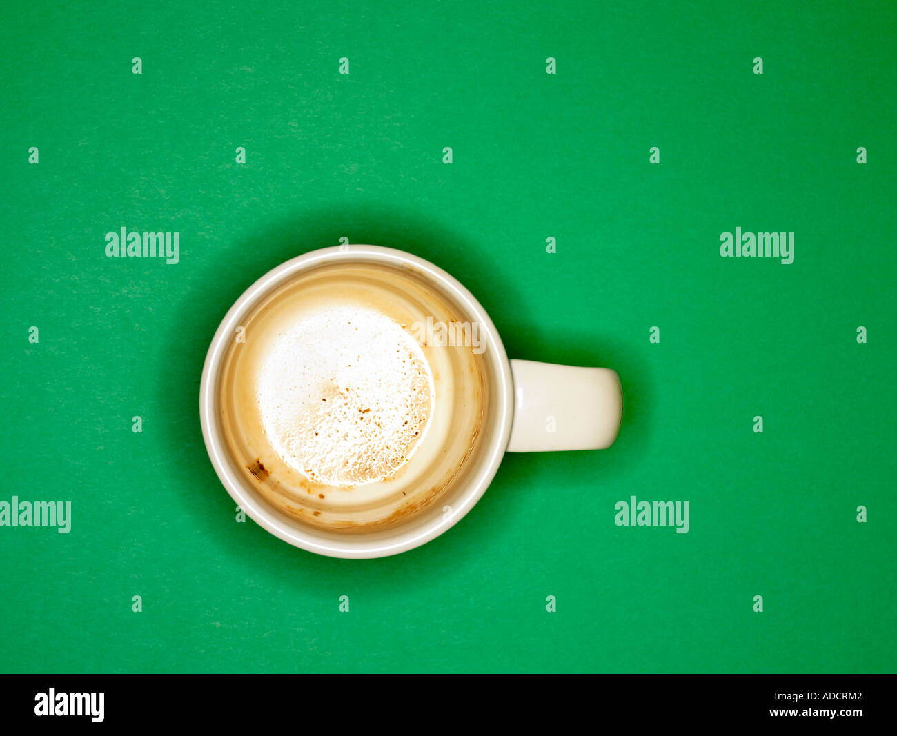 schmutzige Kaffeetasse Stockfoto