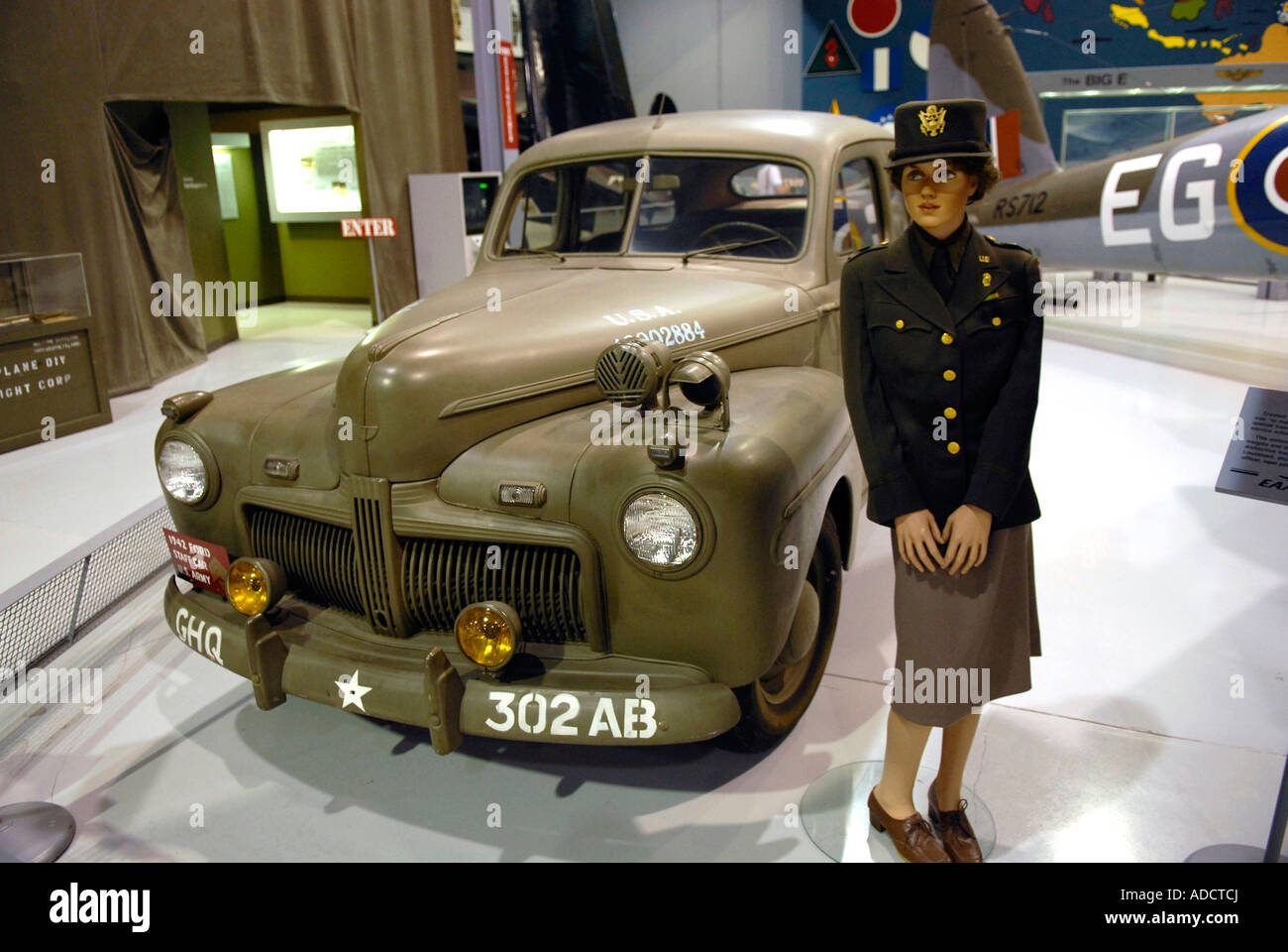 Frau s Army Corps Offizier s Winter einheitliche WW II Weltkrieg auf