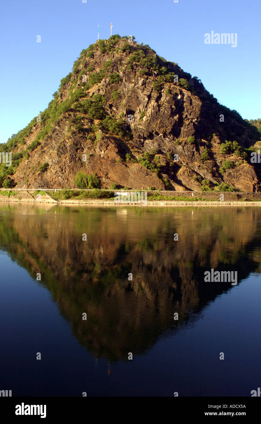 Spiegelt sich in Rhein Loreley-Felsen Stockfoto