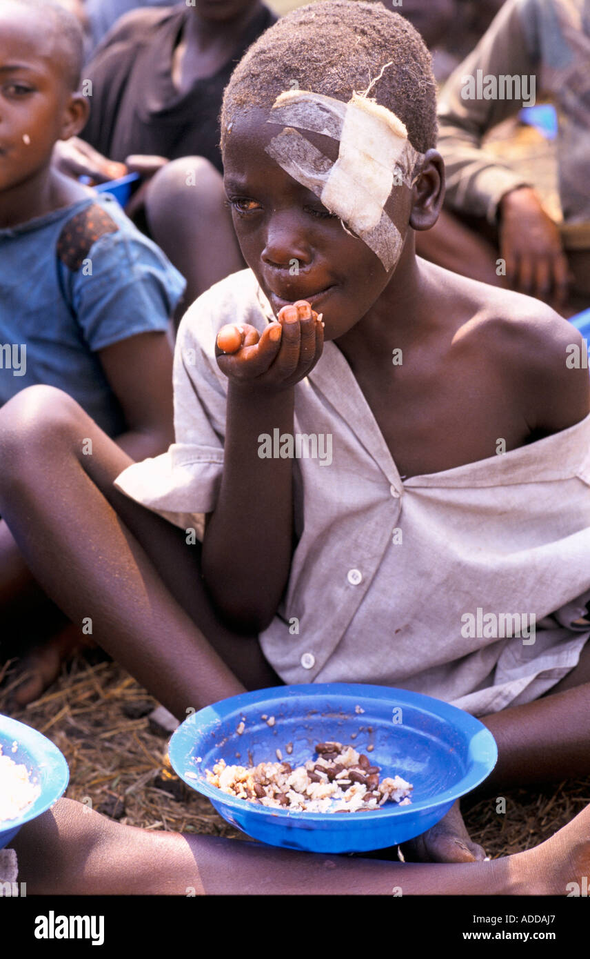 Goma Zaire Buhimda: Waisenhaus Kinder essen ihr Mittagessen. Stockfoto