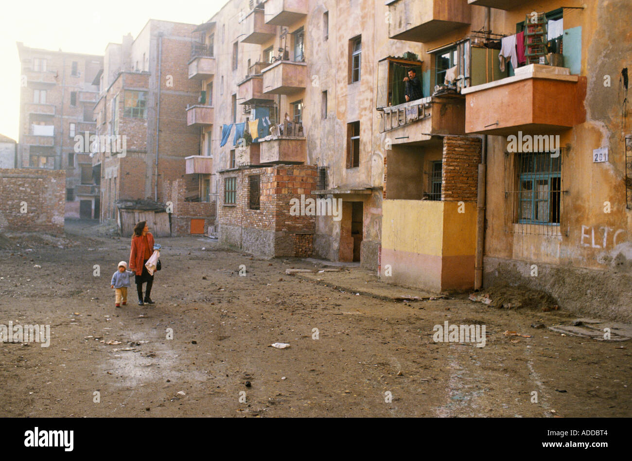 Low-Rise Einfamilienhäuser Block, Durrez, Albanien, 1990 Stockfoto