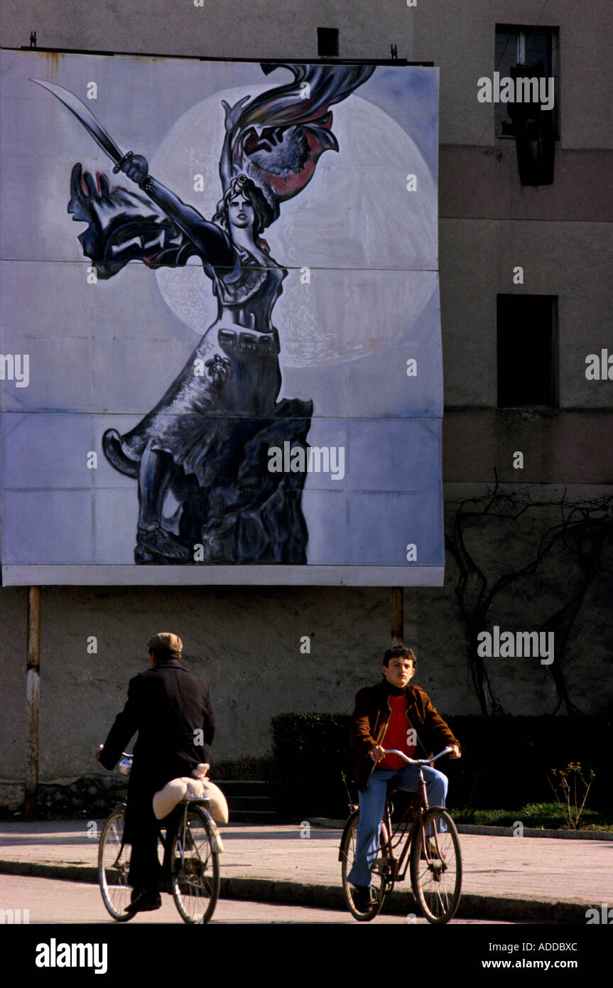 "ALBANIEN", STRAßE POSTER, DURRES., 1990 Stockfoto