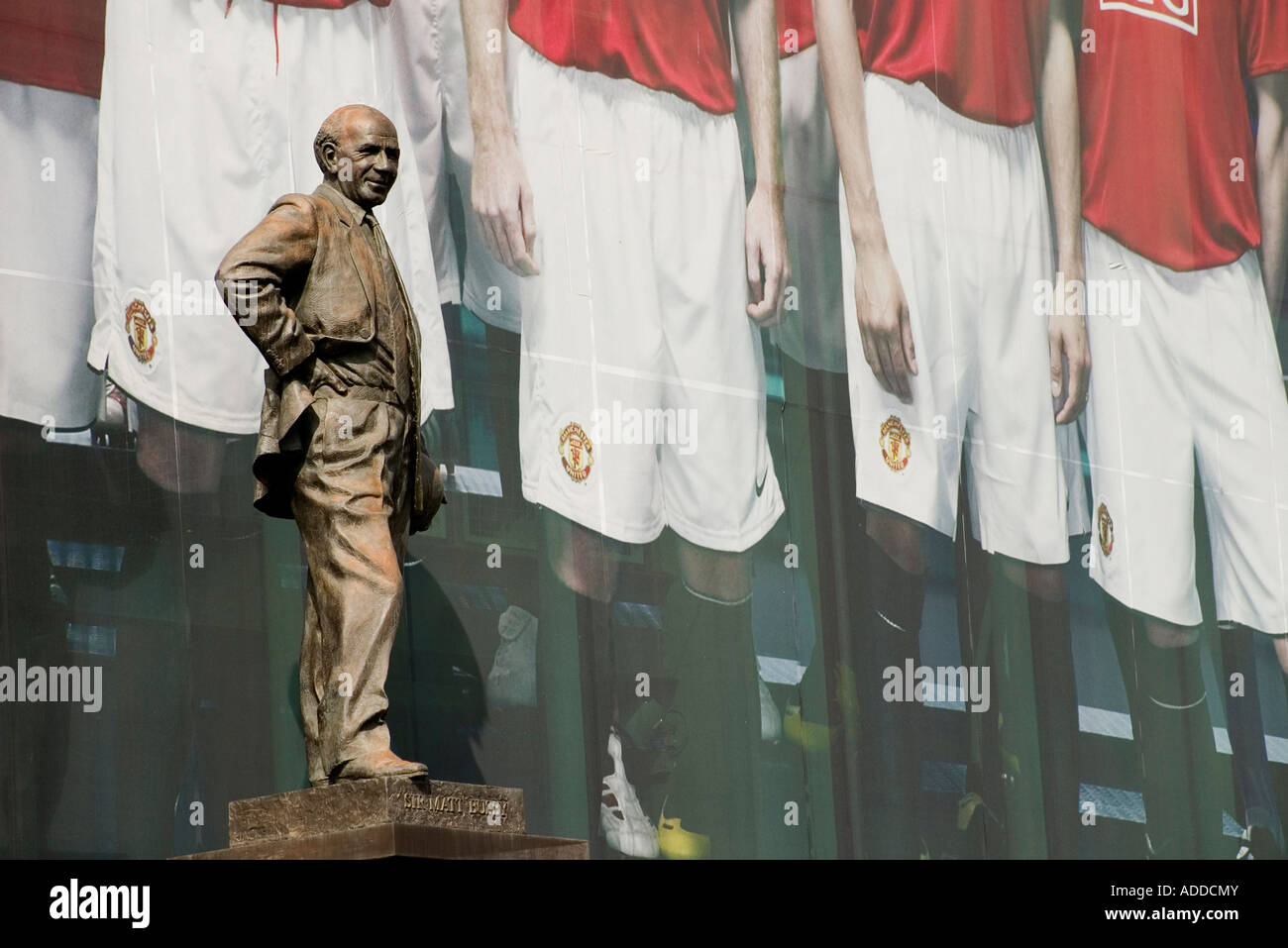 Statue von Sir Matt Busby im Old Trafford zu Beginn der Saison 2007/08 Stockfoto