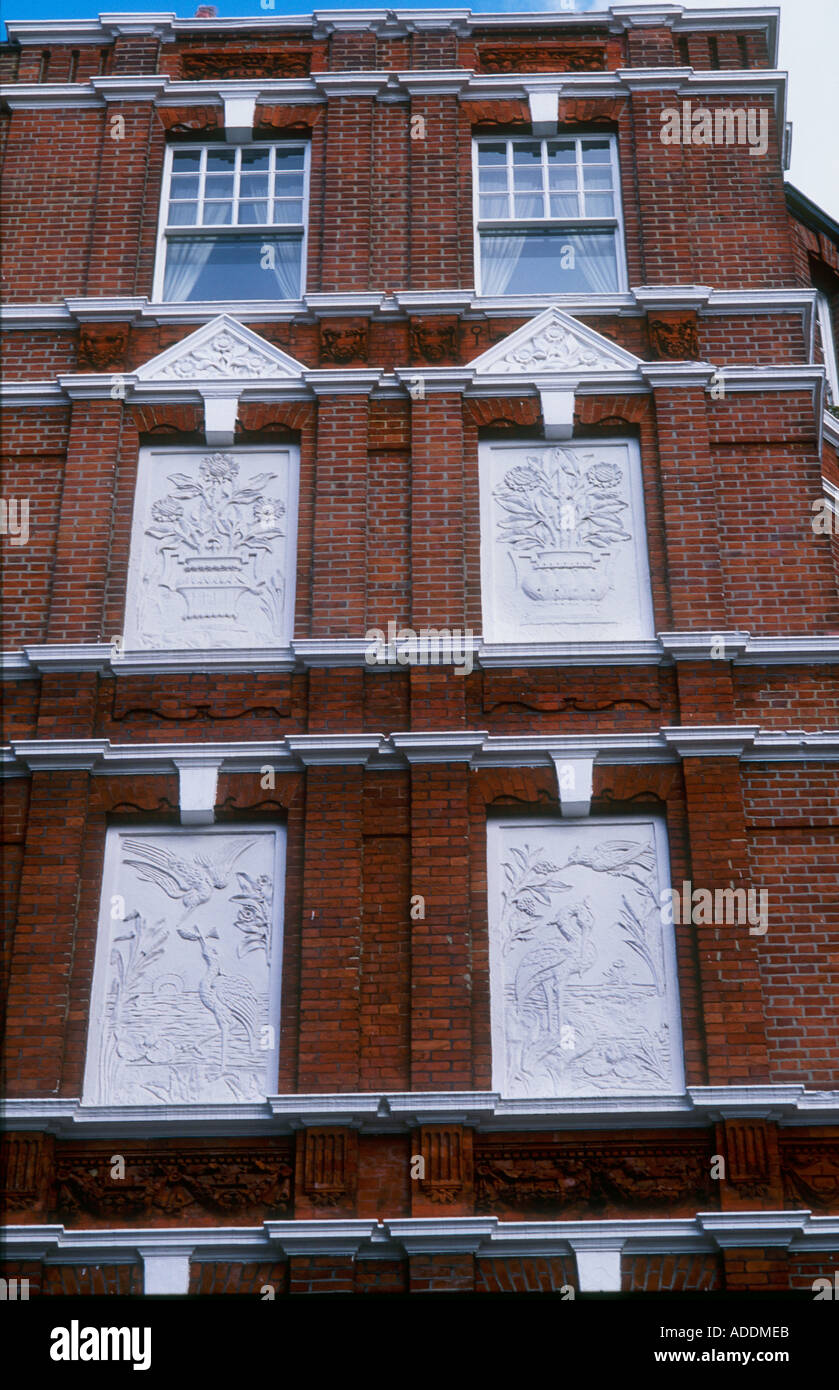 Gips dekorierte Platten im edwardianischen Villa Block Cheyne Walk Chelsea London Stockfoto