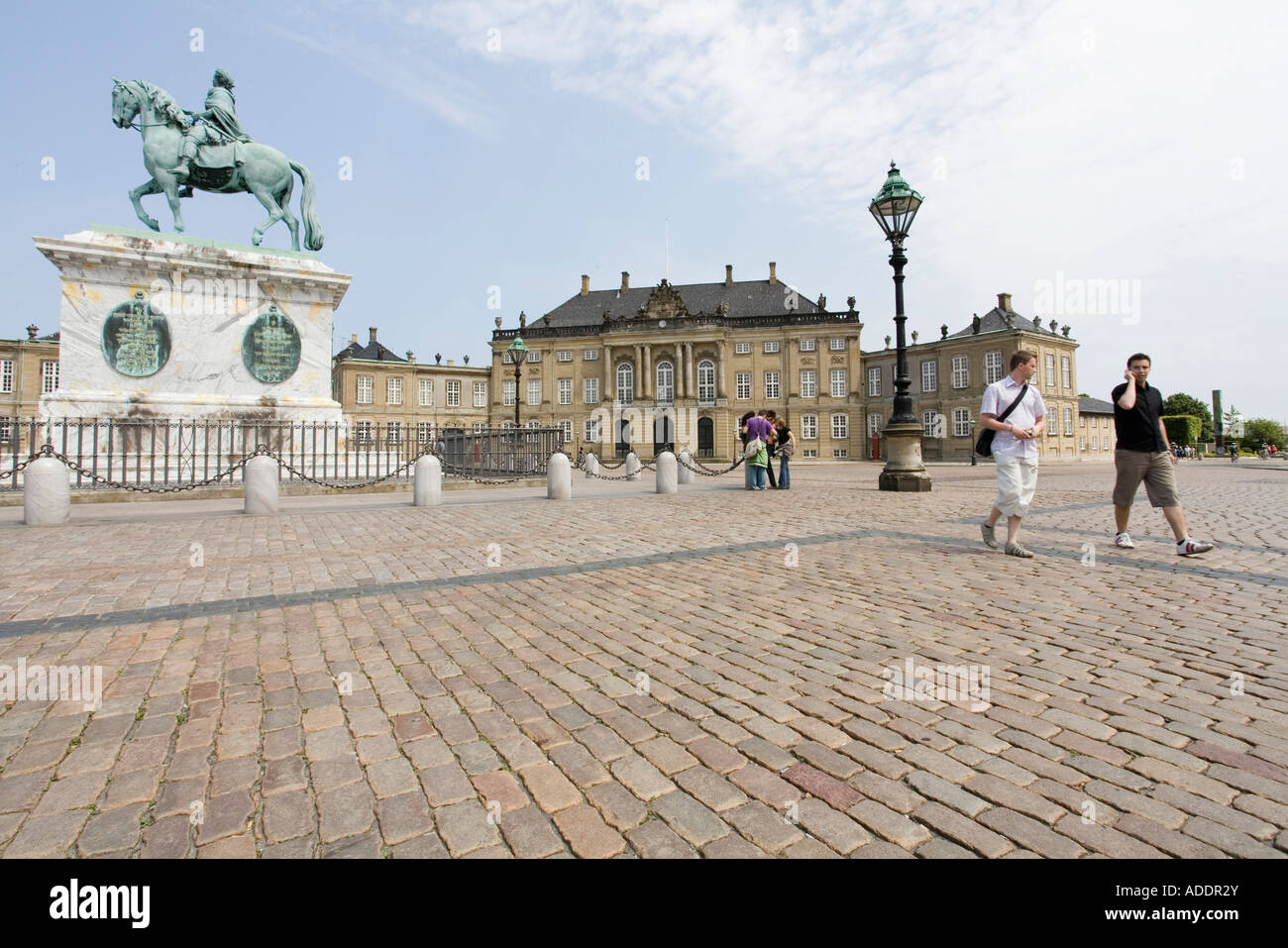 Der Platz des Amalienborg Königspalast mit König Frederik V Statue. Kopenhagen, Dänemark. Stockfoto