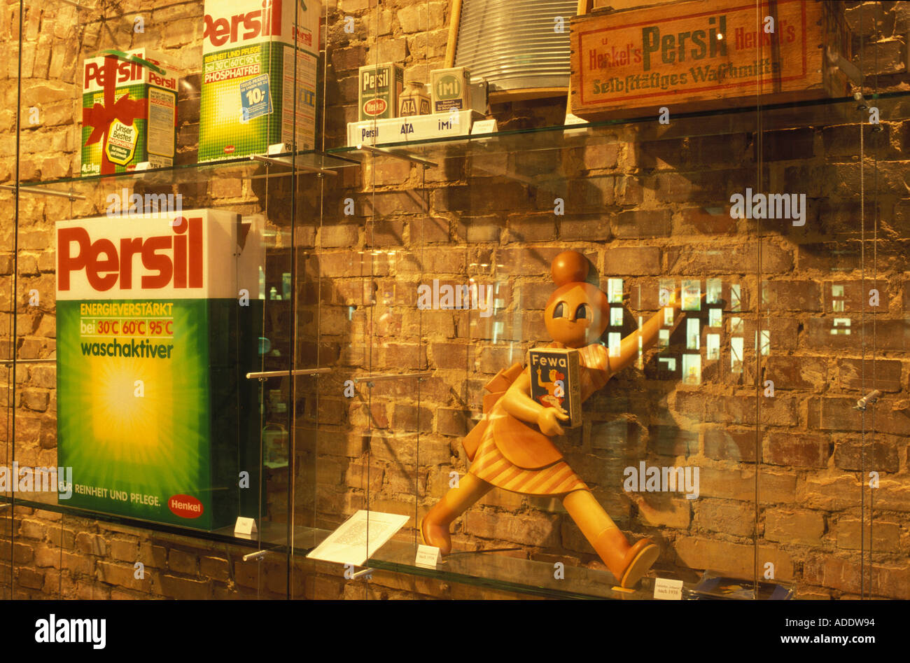 Alten Packungen im Museum der Verpackung Heidelberg Deutschland Stockfoto