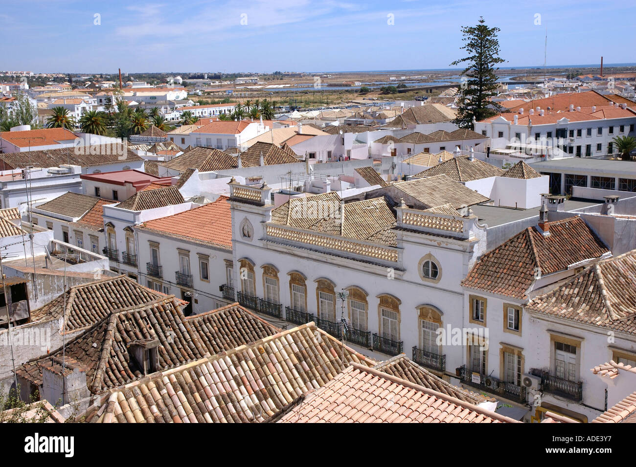 Panoramablick über Tavira Algarve Iberia Portugal Europa Stockfoto