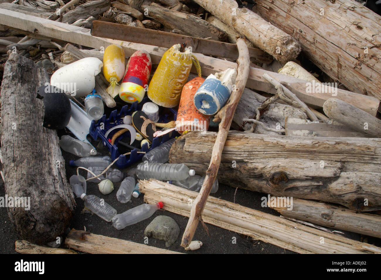 Plastikmüll alle gesammelt in der Nähe an einem abgelegenen nördlichen Kalifornien Strand Stockfoto