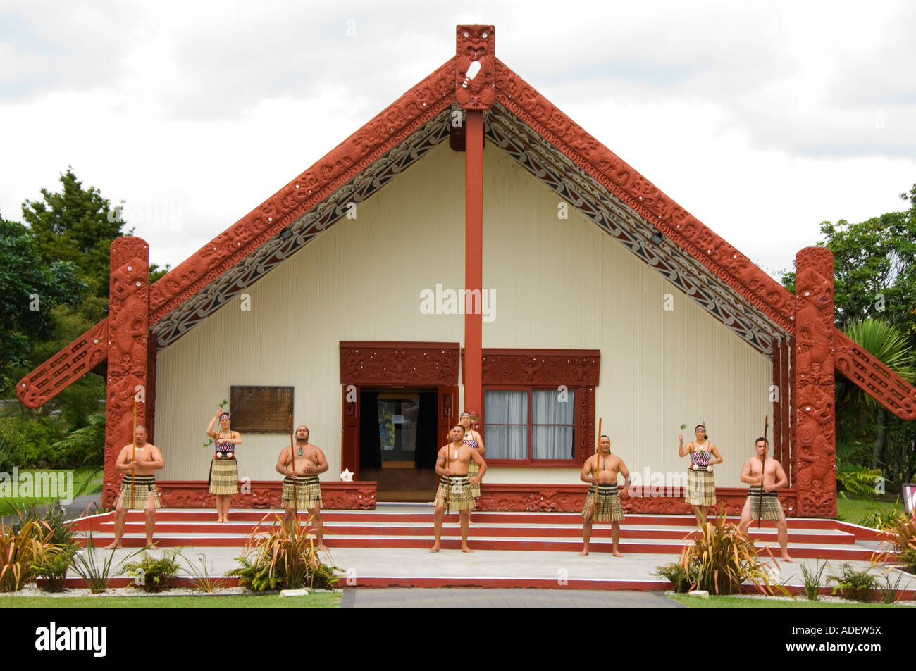 Neue Neuseeland Nordinsel Taupo vulkanische Zone Rotorua Te Puia Maori Dorf eine Willkommenszeremonie Stockfoto