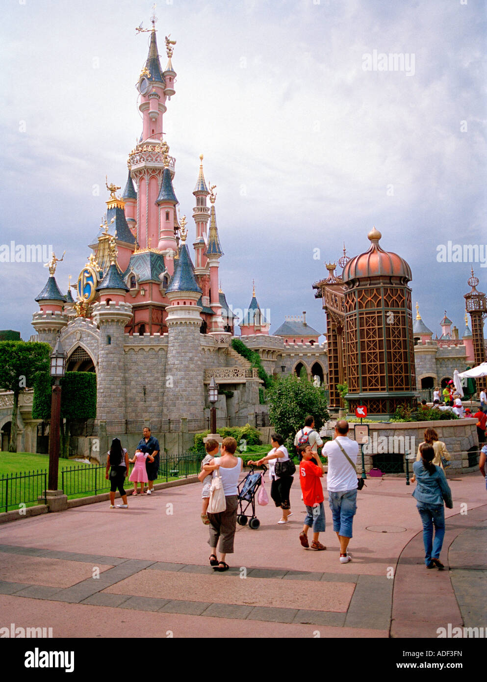 Märchenschloss im Fantasyland Disneyland, Paris, Frankreich, Europa. Stockfoto