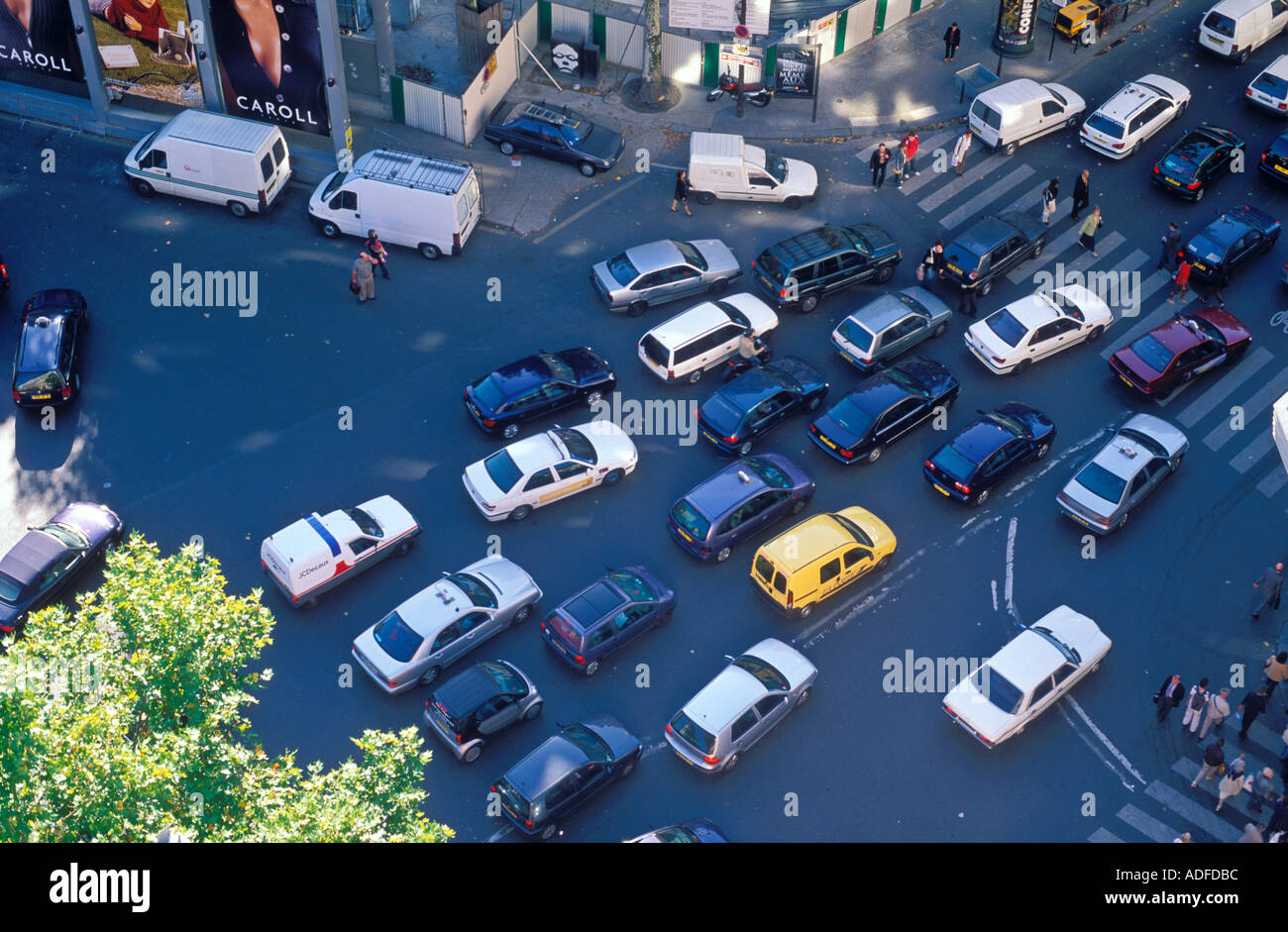 Frankreich Paris Verkehr an der Kreuzung Luftbild Stockfoto