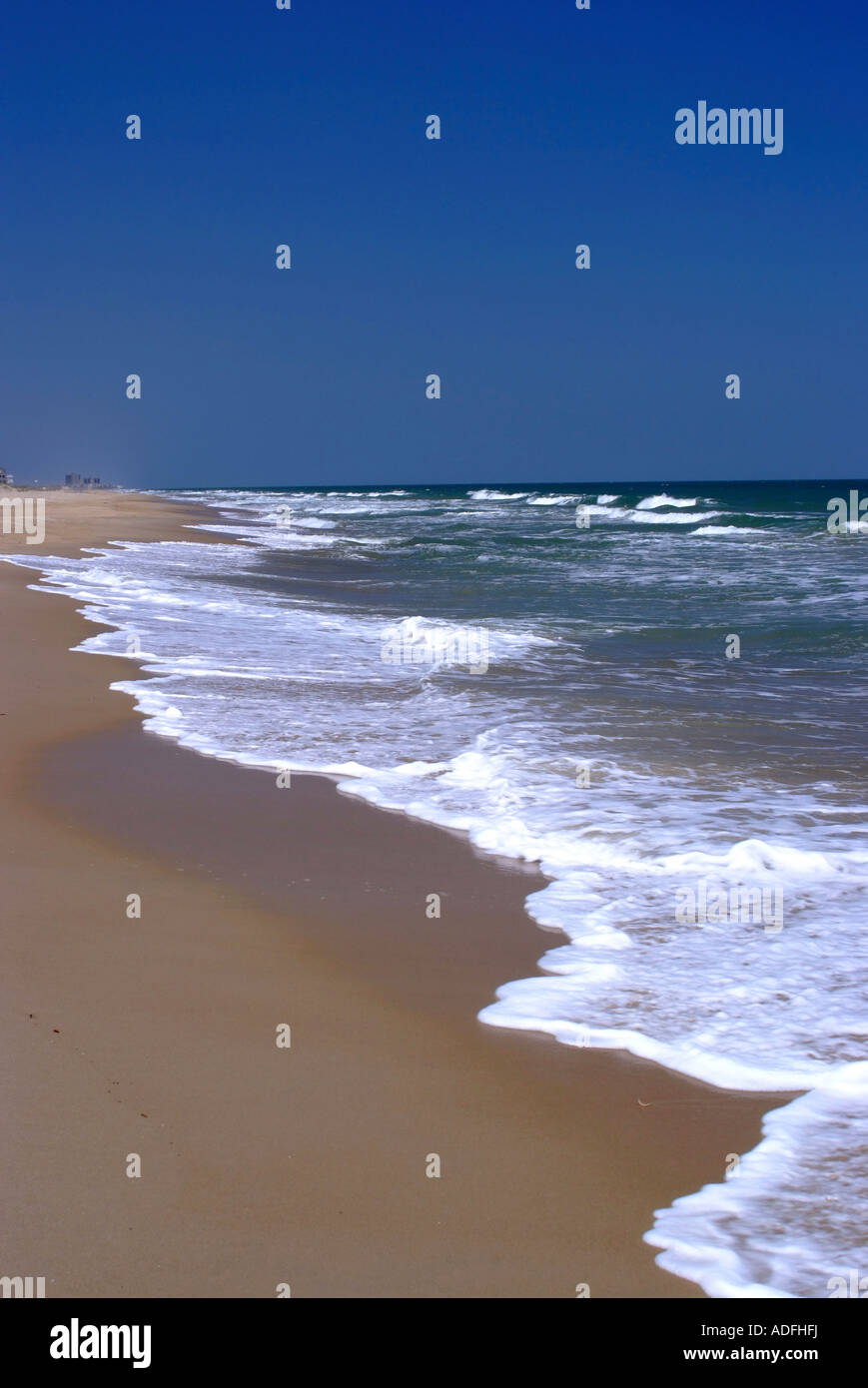 Wellen brechen sich am Strand von Fenwick Island State Park Delaware USA Amerika Stockfoto