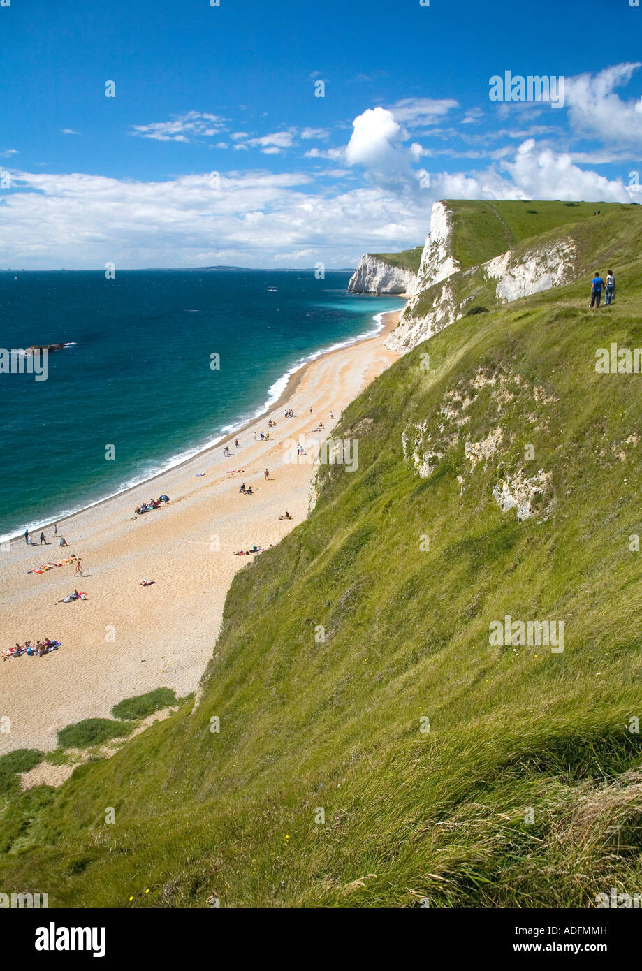 Coastal Fußweg auf "Durdle Door" Blickrichtung "Bats Head" und "Swyre Head" an sonnigen Sommertag Dorset England UK Stockfoto
