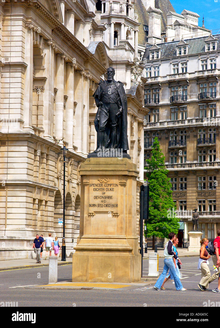 Statue bis zum Spencer Compton 8. Herzog von Devonshire Whitehall London UK Stockfoto