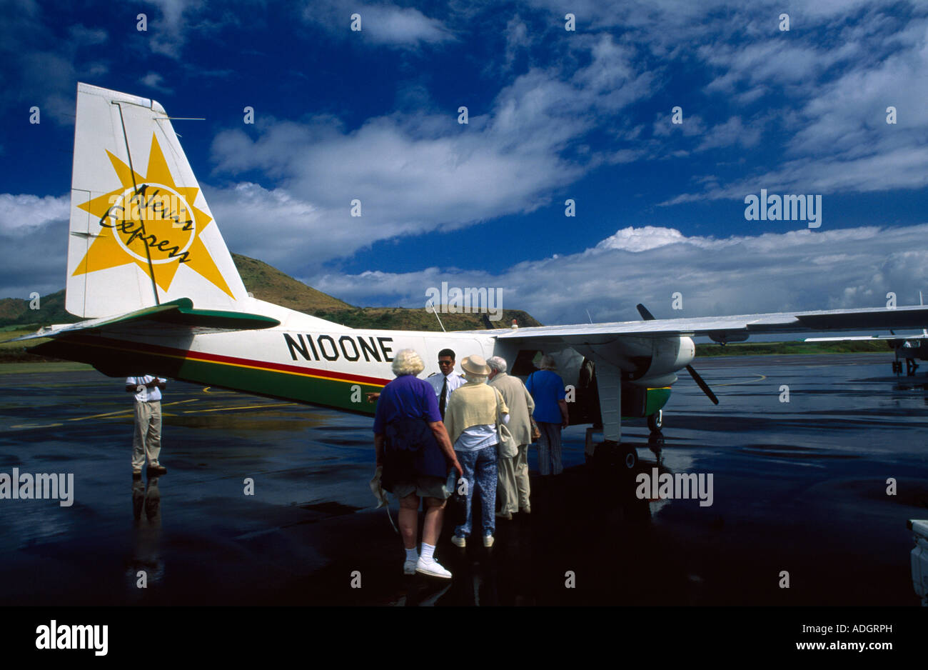 Bradshaw Flughafen St Kitts Fluggästen Nevis Express Propeller-Flugzeug Stockfoto