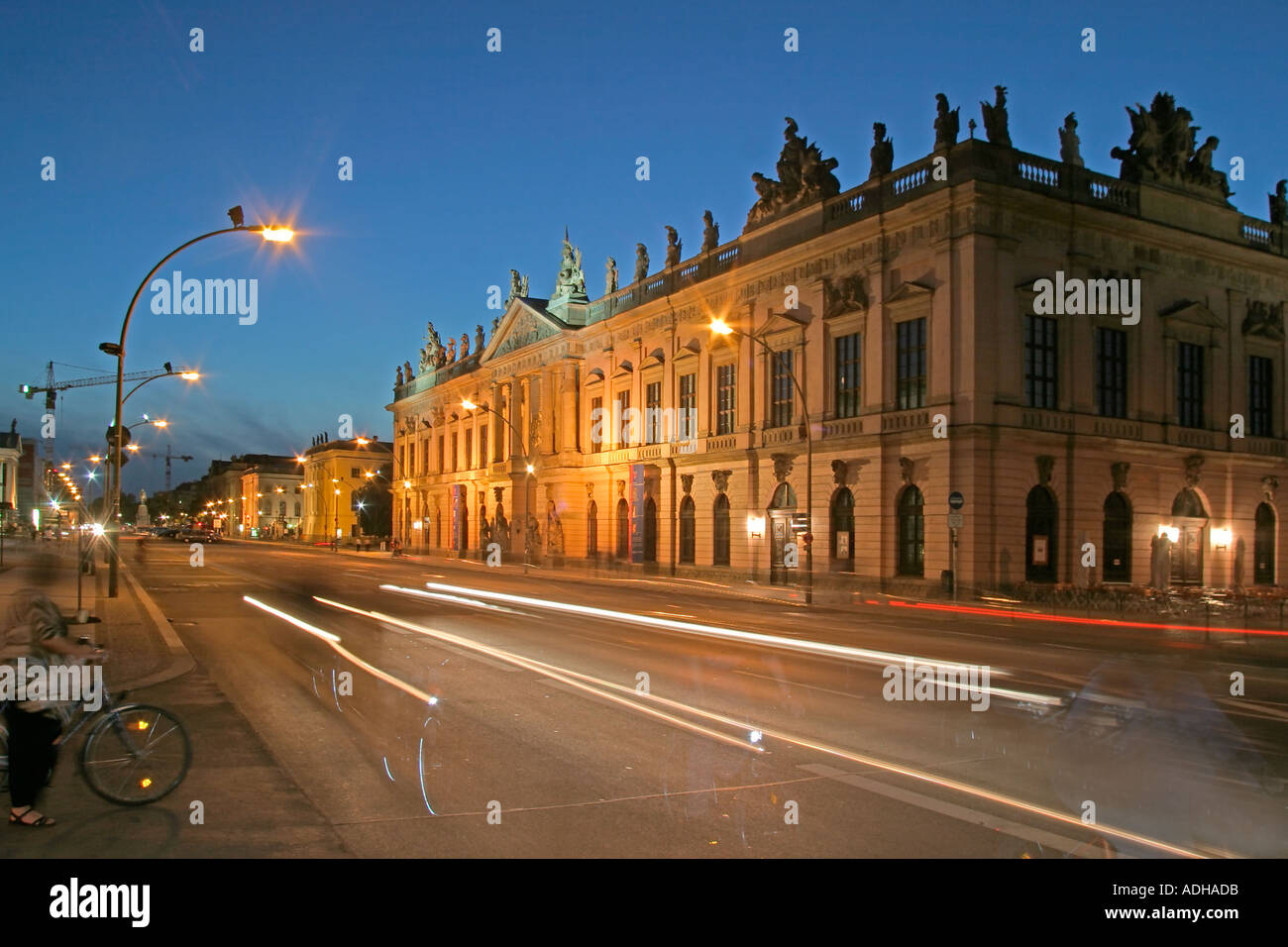 Berlin Deutsches Historisches Museum Unter Den Linden unter den Kalk Bäume Zeughaus Stockfoto