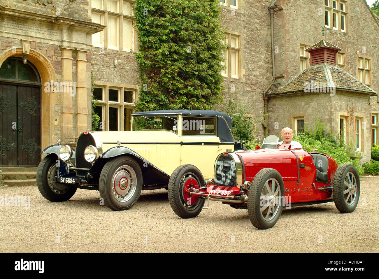 Lord Raglan mit seinem Bugatti Oldtimer Stockfoto