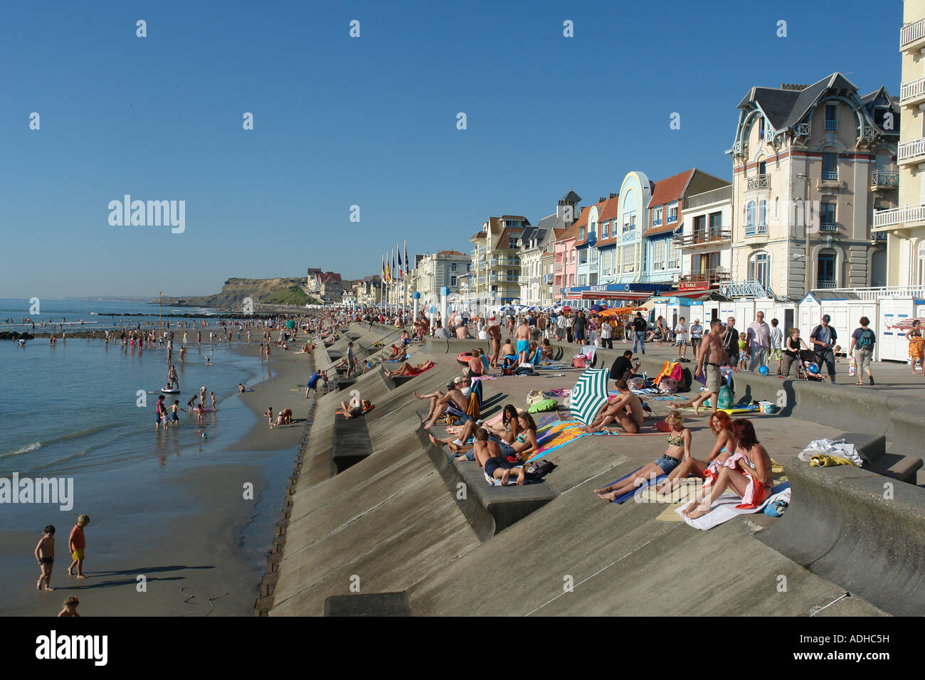 Strandpromenade Von Wimereux Cote D Opale Pas De Calais Frankreich Stockfotografie Alamy