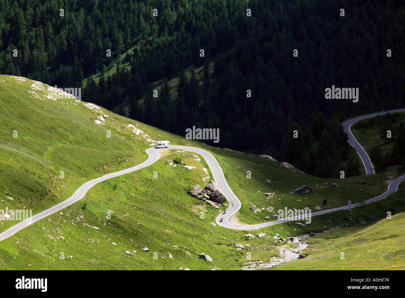 Kurvenreichen Passstraße Varaita-Tal im Piemont Italien Stockfoto