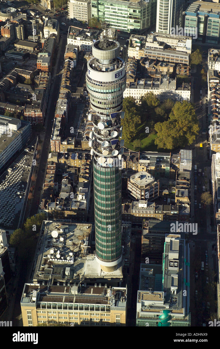 Luftaufnahme des BT Tower in Fitzrovia Bereich von London, auch bekannt als der Post Office Tower und der London Telecom Tower Stockfoto