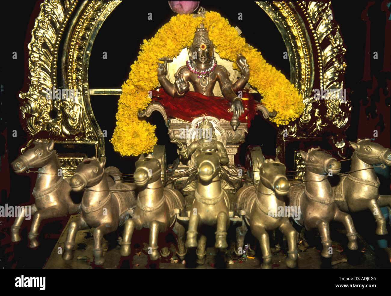 Der Hindu-gott Krishna als Wagenlenker mit Arjuna, hinduistische Mythologie Stockfoto Der Hindu-gott Krishna als Wagenlenker mit Arjuna, hinduistische Mythologie Stockfoto