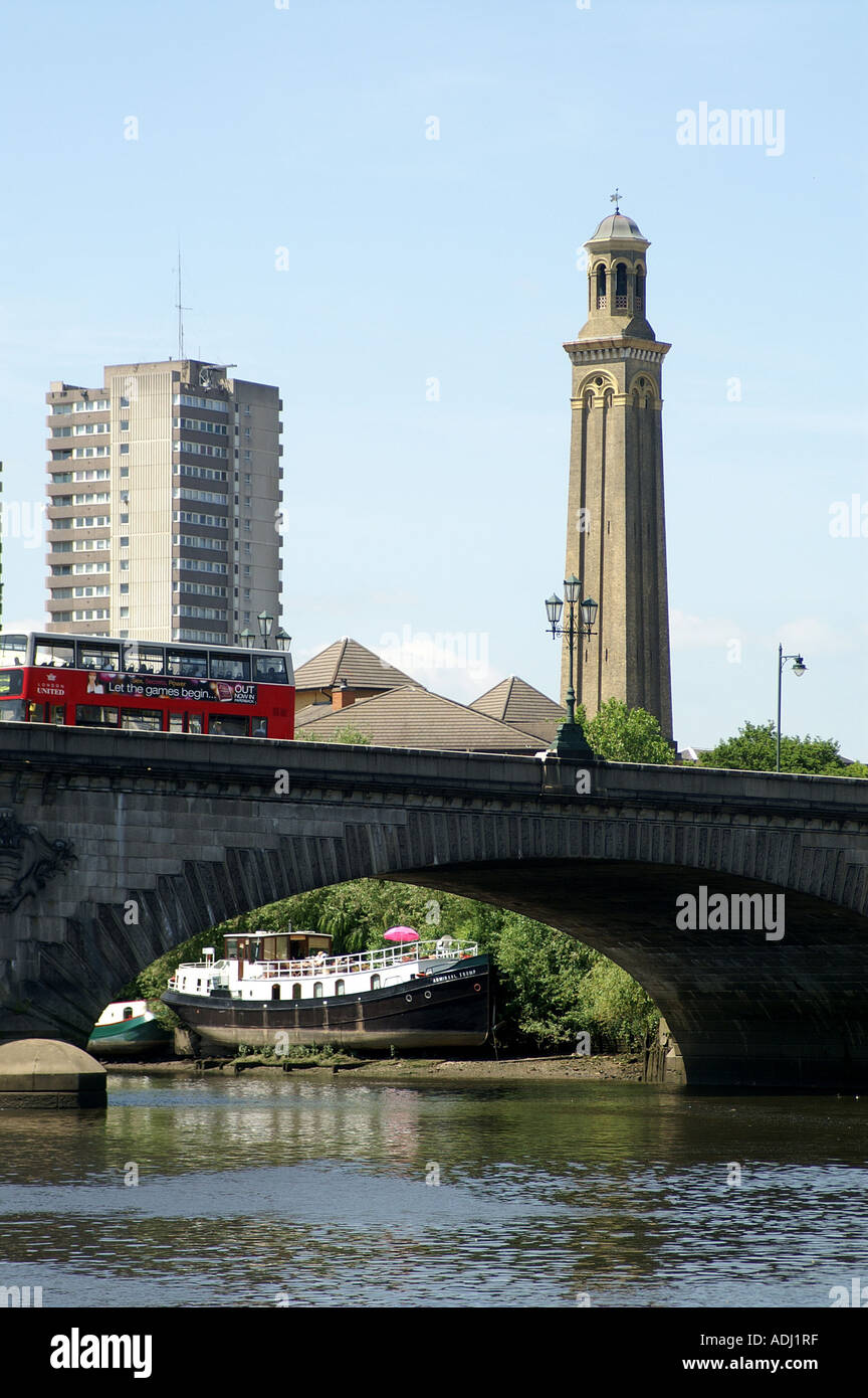 Kew Bridge River Thames London Flusskreuzfahrt Stockfoto