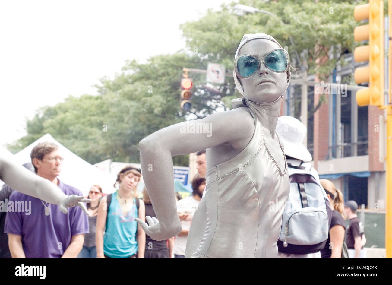 Performer bei einer Sommer-Straßenfest in Somerville, Massachusetts Stockfoto