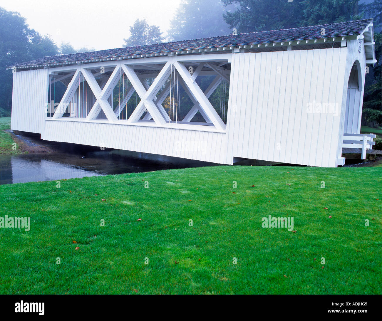 Stayton Jordon Brücke mit Grass Linn County Oregon Stockfoto
